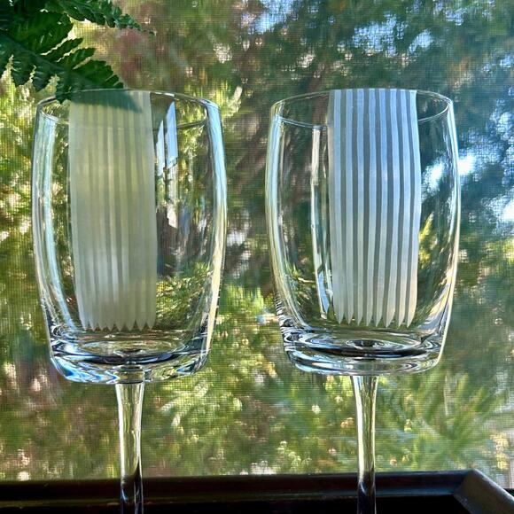 Pair of Vintage Stemmed Water Goblets with Vertical Frosted Stripes – 8” Tall - Picture 8 of 15